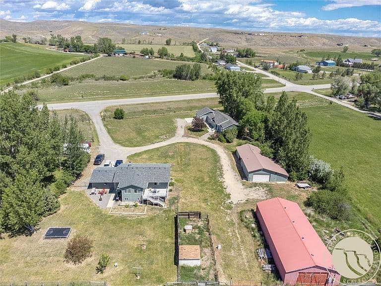 10088 Us Highway 212 photo 3
