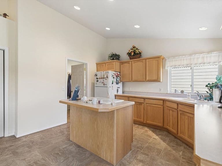 162 Ritzman Ln photo 5