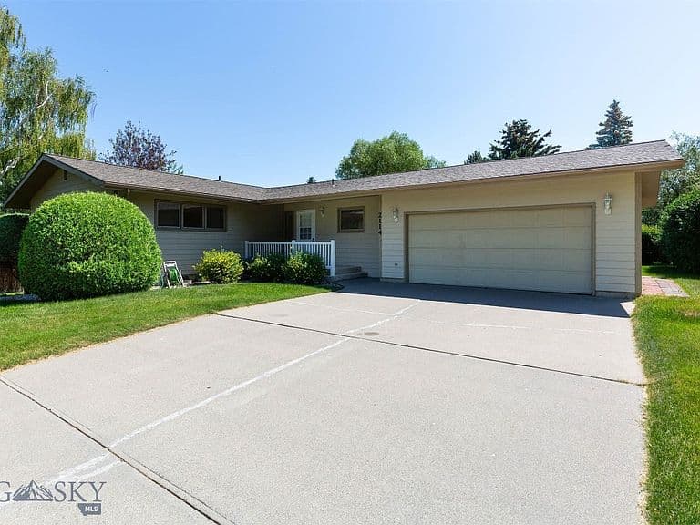 2114 Highland Ct photo 1