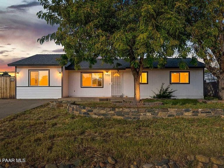 3120 N Princess Ln photo 1