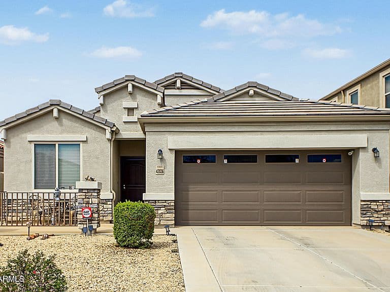 42026 W LUNAR Street photo 2