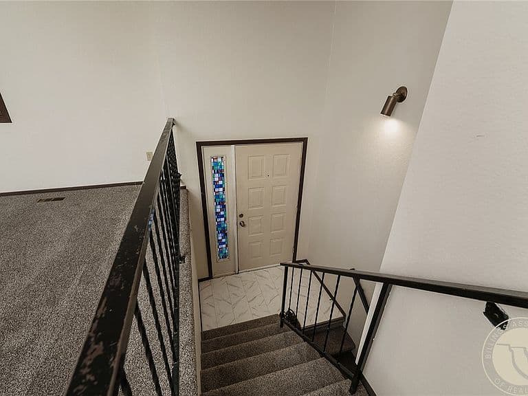 4032 Cambridge Dr photo 3