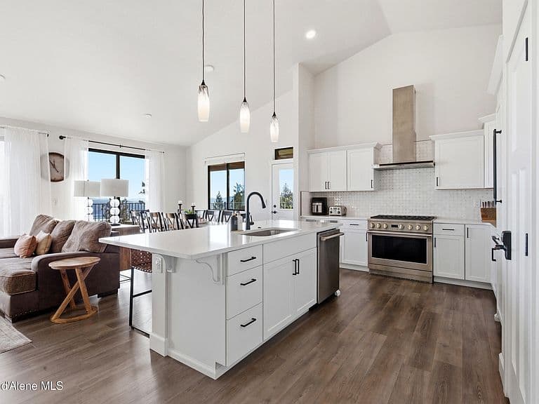 3740 E Sky Harbor Dr photo 5