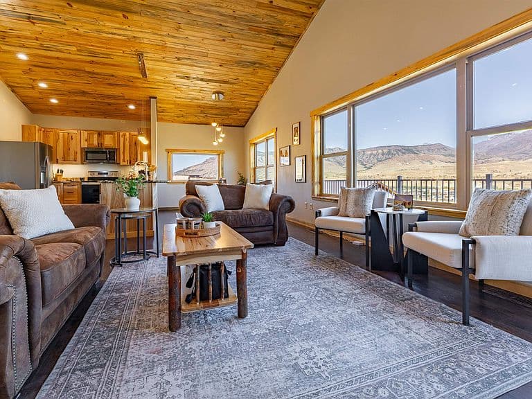 3 Paintbrush Dr photo 1