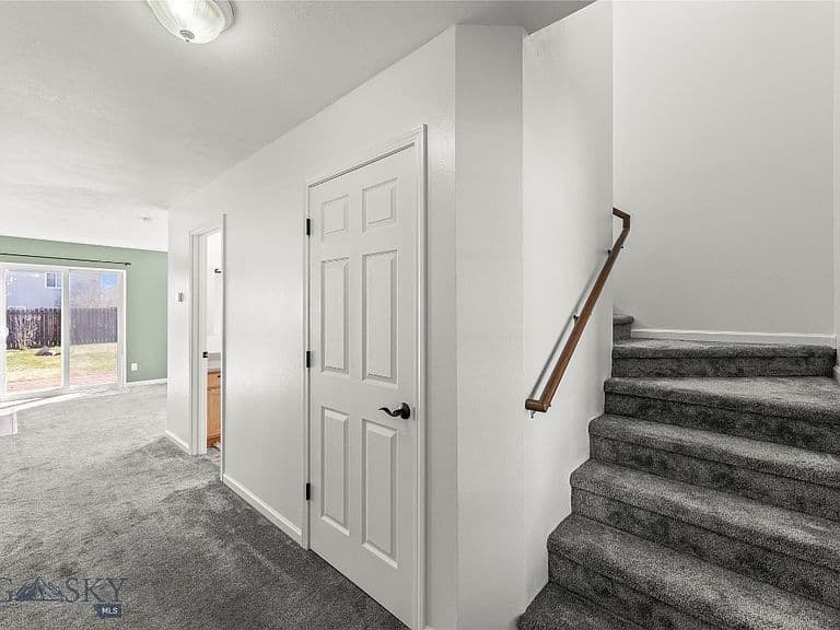 118 Michael Grove Ave photo 5