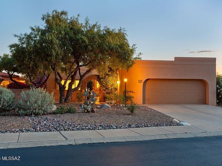 6850 E Loma Del Bribon photo 1
