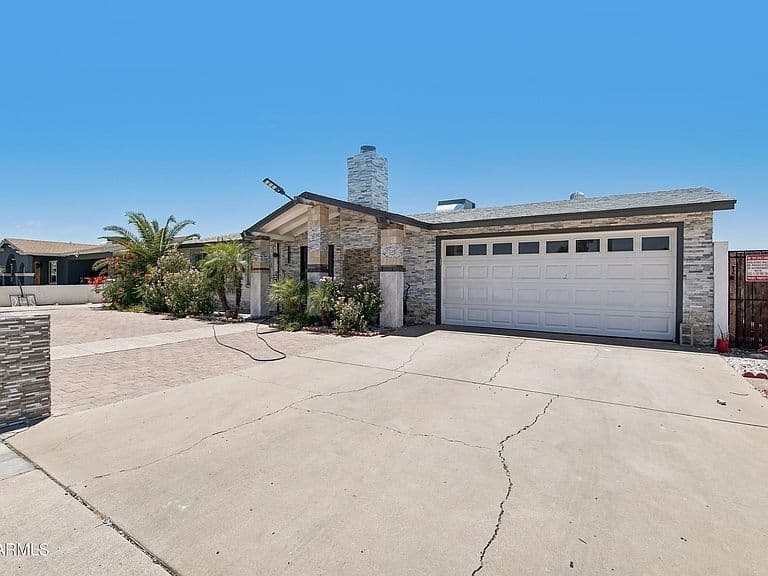 3829 W THUNDERBIRD Road photo 3
