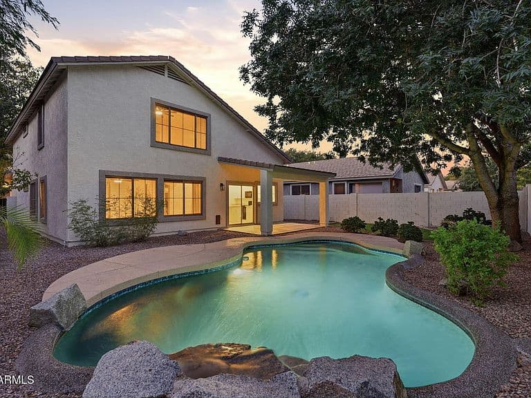 3533 E LINDA Lane photo 2
