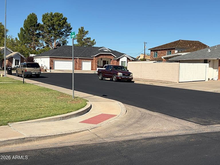 1808 E JUNIPER Circle photo 3