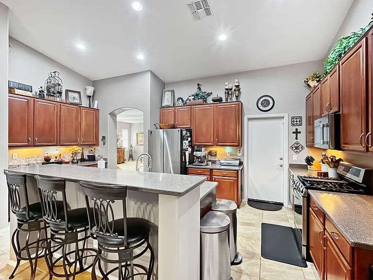 18519 W Onyx Ct photo 3