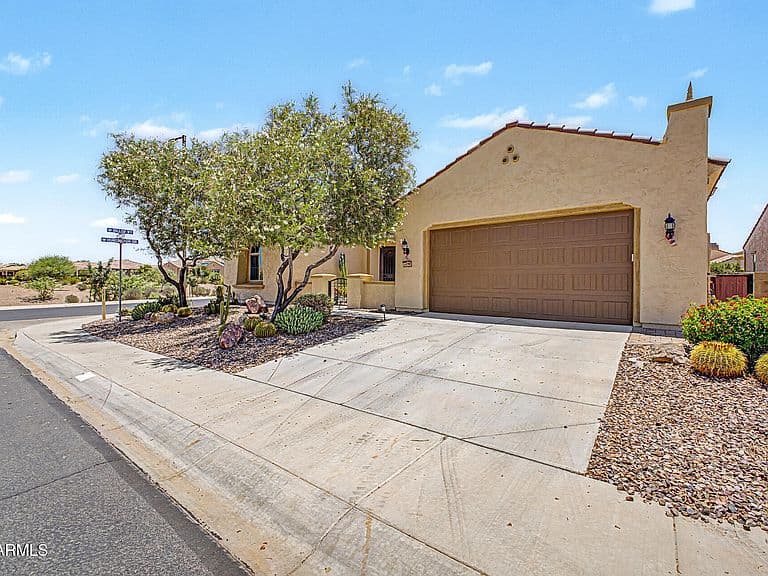 4059 N SAN MARIN Drive photo 3