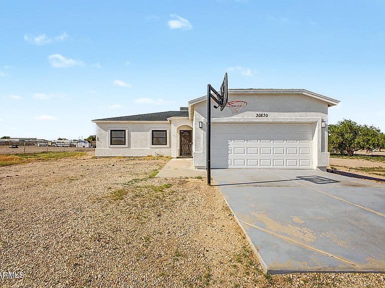 30830 W LATHAM Street photo 3