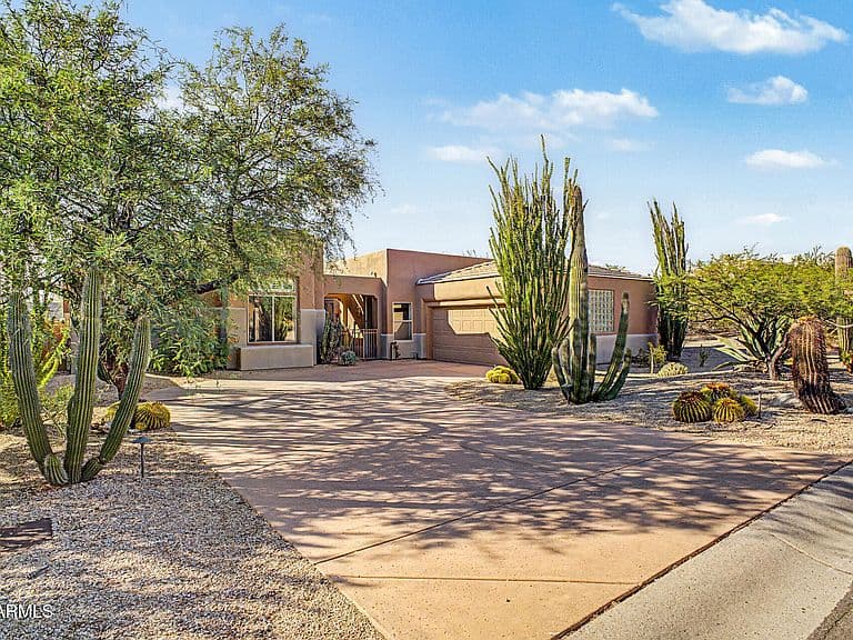 11156 E DALE Lane photo 2