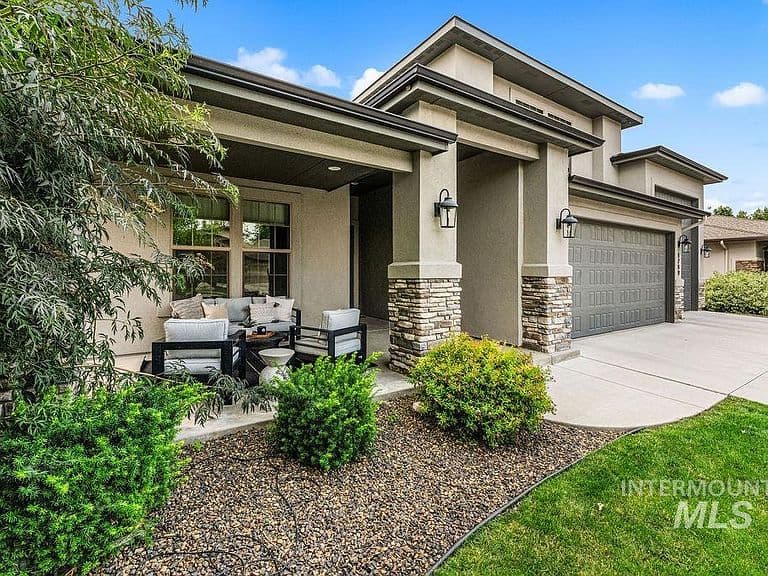 1789 N Monterossa Way photo 3
