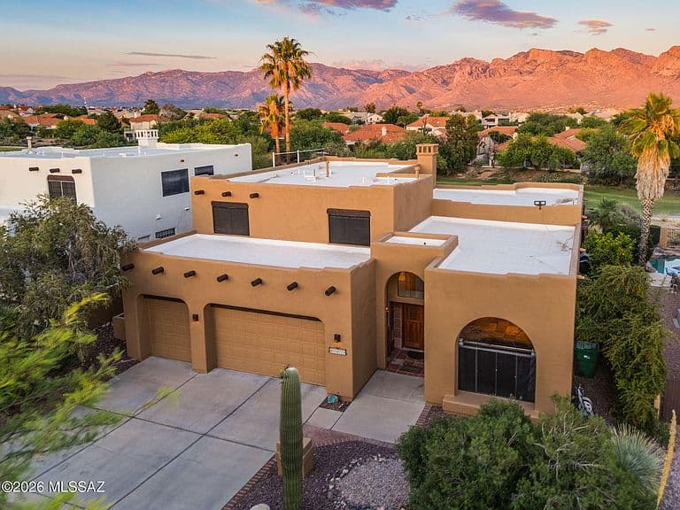 10770 N La Quinta Dr photo 2