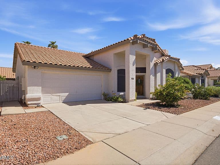 10730 W FLOWER Street photo 1
