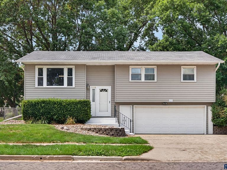 805 S Rohl Dr photo 1