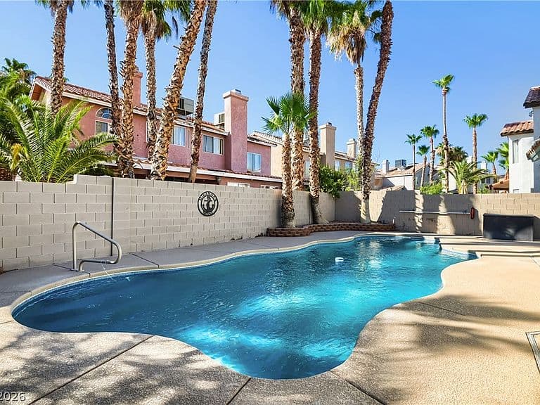 276 Plaza Carmelina Ct photo 2