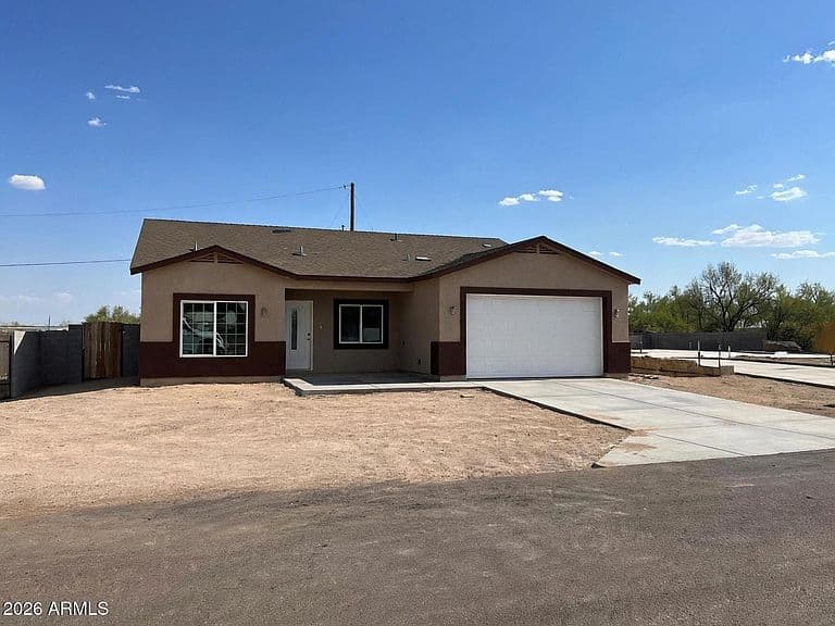 21717 W LAURA Street photo 1