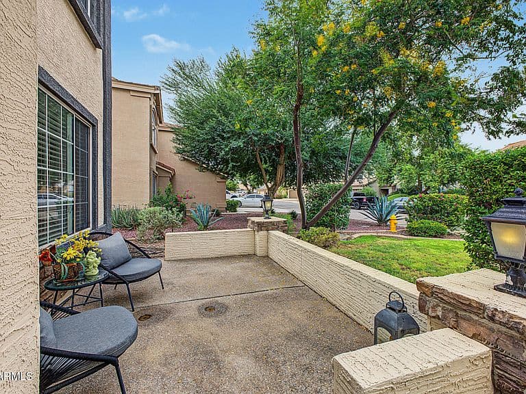 1021 E ROSEBUD Drive photo 5