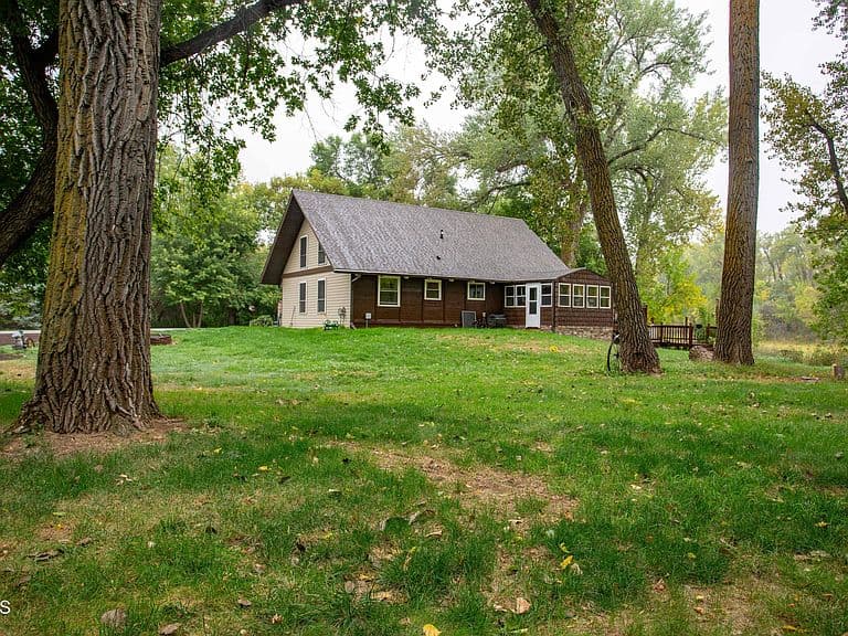 7649 Dogwood Dr photo 3