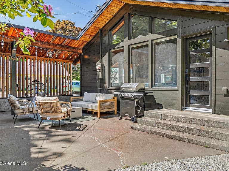 505 W Spokane Ave photo 4