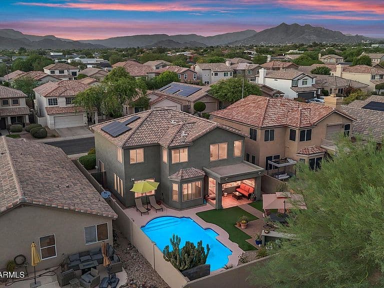 4253 E CHAPAROSA Way photo 3