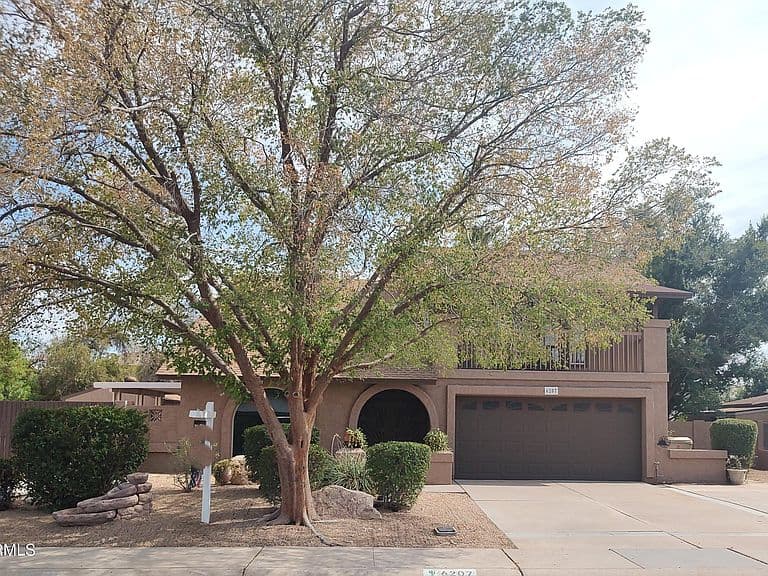 6207 W ALTADENA Avenue photo 1