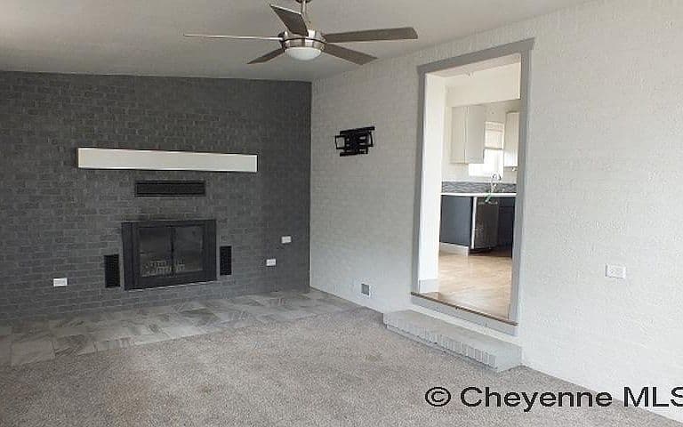 808 Windmill Rd photo 5