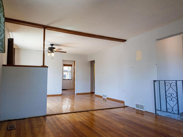 1221 Kansas City St photo 5