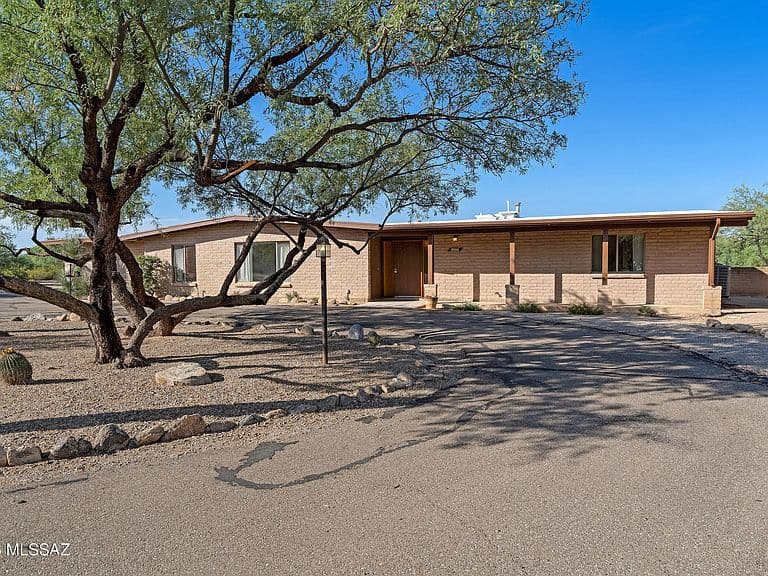 8900 E Tano Pl photo 4