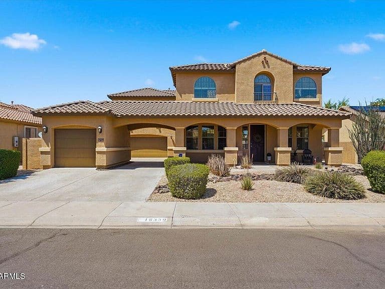 15330 W ROMA Avenue photo 1