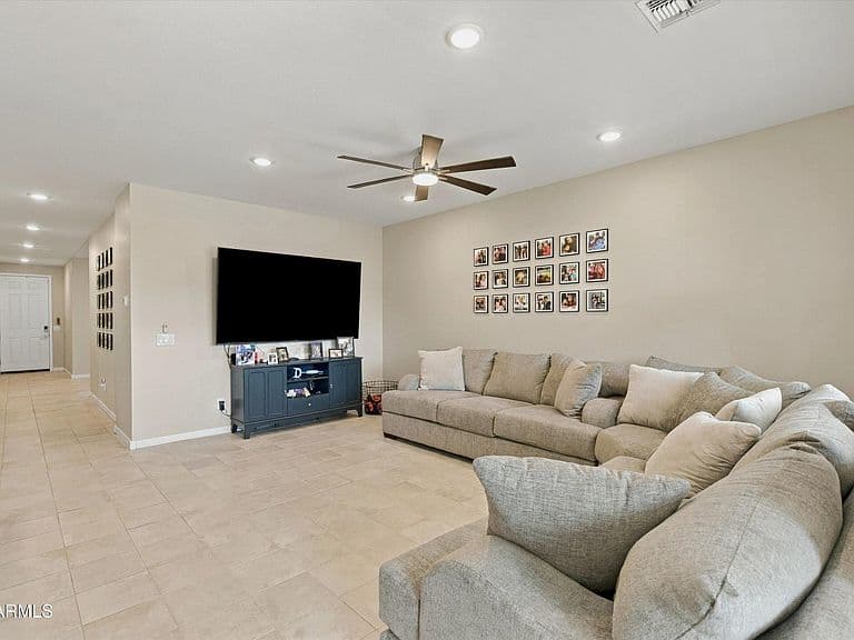 9033 W AGORA Lane photo 5