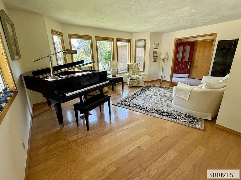 1265 Tipperary Ct photo 3