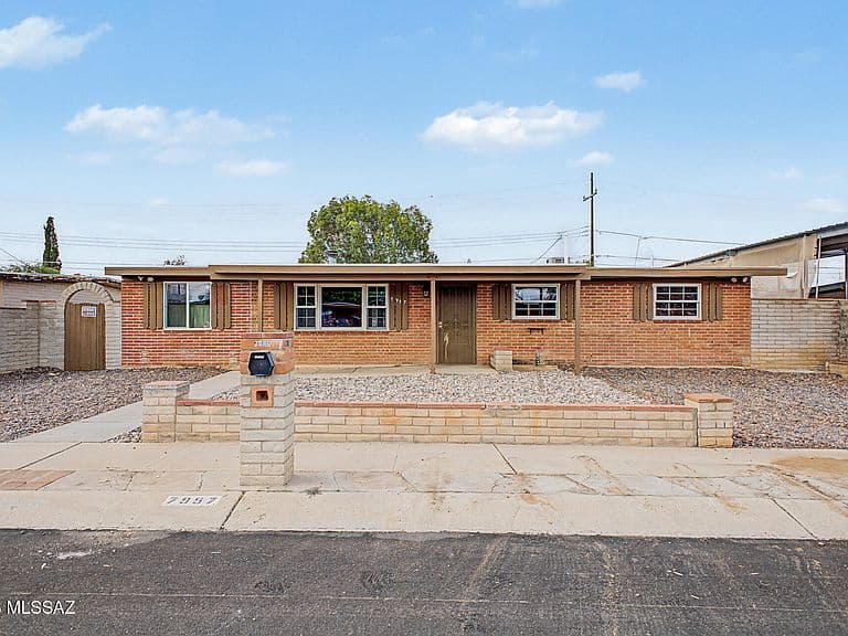 7957 E Nicaragua Dr photo 3