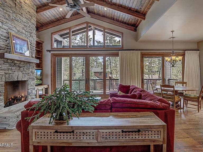 2413 E Scarlet Bugler Circle photo 5