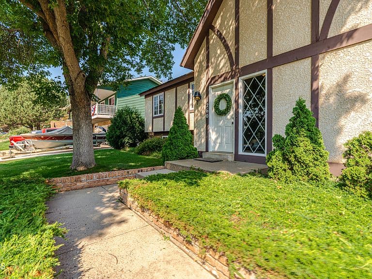 1260 N Parkview Dr photo 3