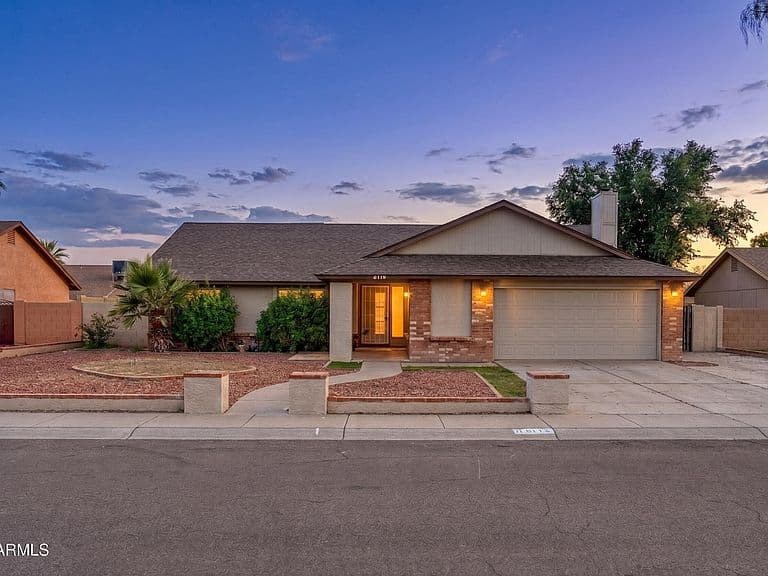 8119 W CORRINE Drive photo 1
