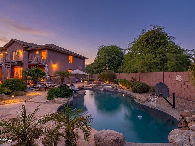 6117 E PALOMINO Lane photo 3