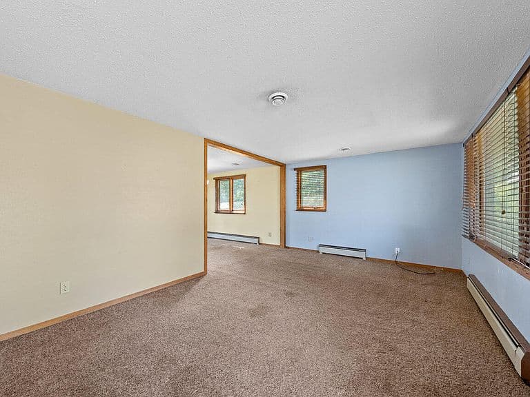 2415 E Franklin St photo 4