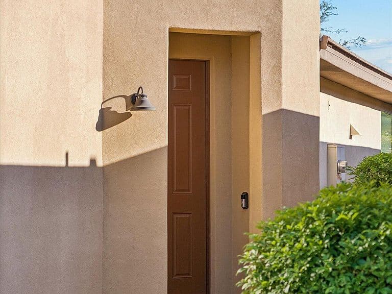679 E MYRTLE Pass photo 3