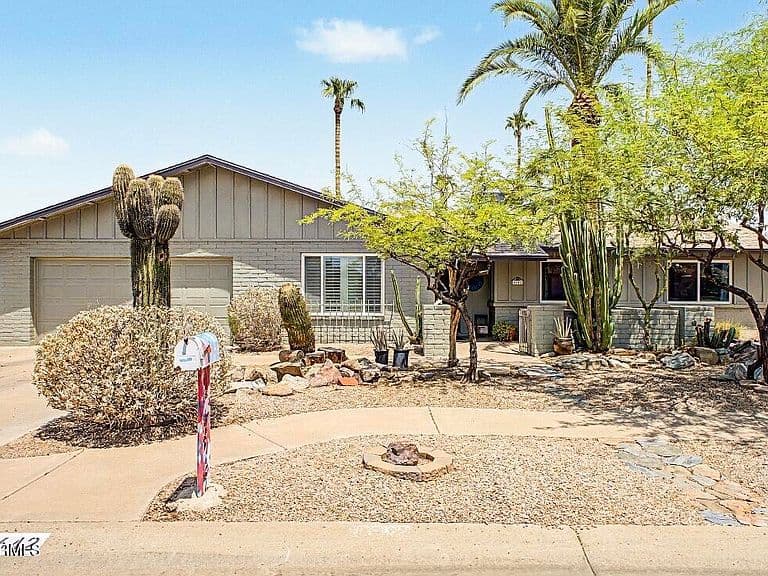 2642 W JUANITA Circle photo 2