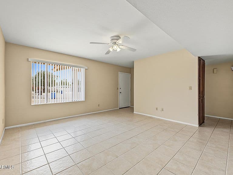 5712 E ESTRID Circle photo 2