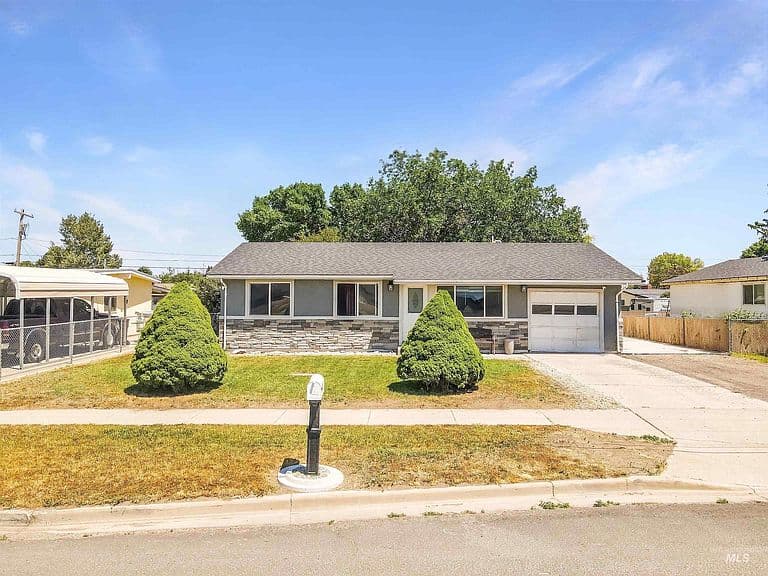 2631 Park Ave photo 1