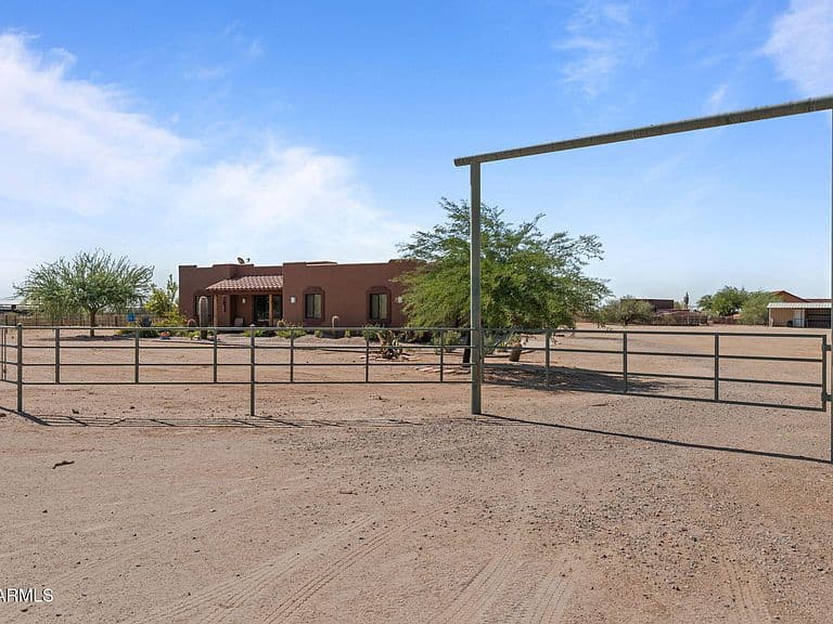 21223 W RESTIN Road photo 3