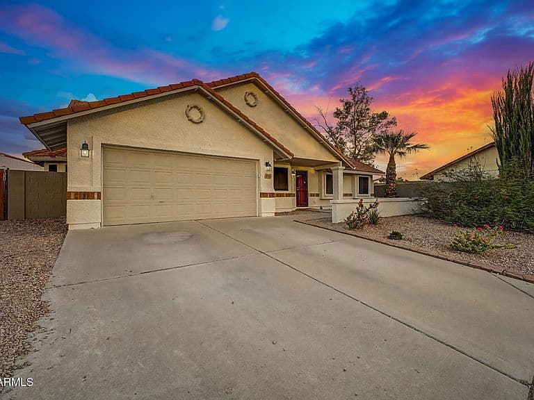 921 N SANDAL Circle photo 2
