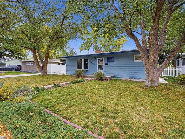 1568 Hyview Dr photo 5