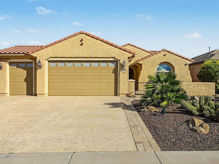 26472 W BURNETT Road photo 1