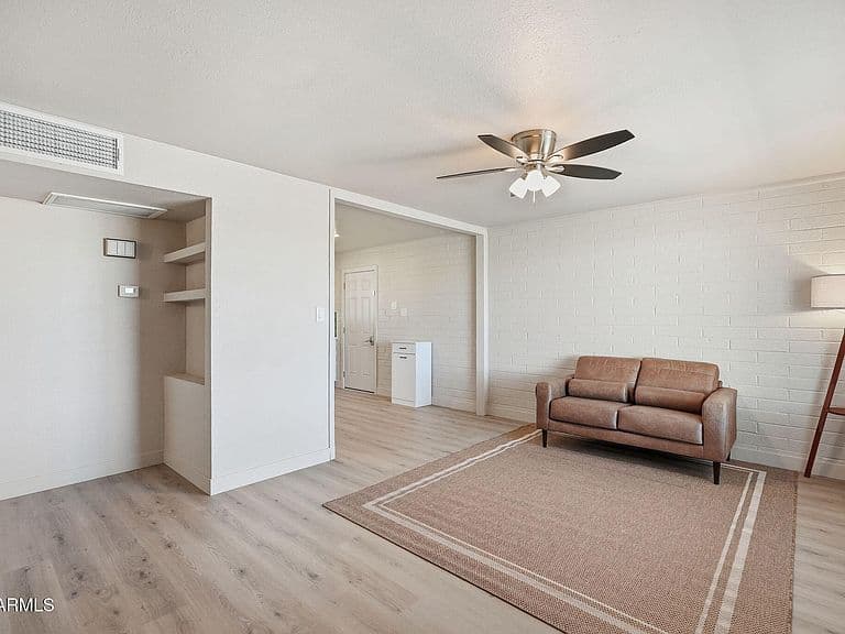 123 W South Mountain Ave photo 5