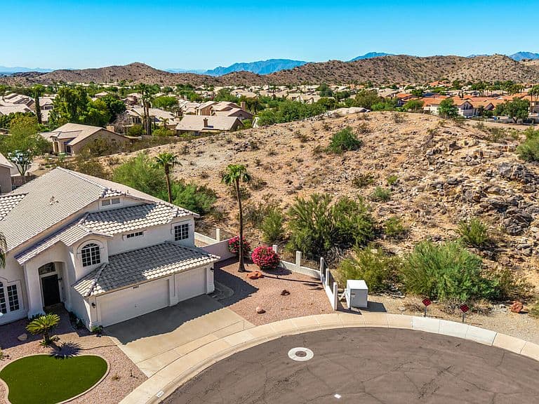 3007 E THUNDERHILL Place photo 2